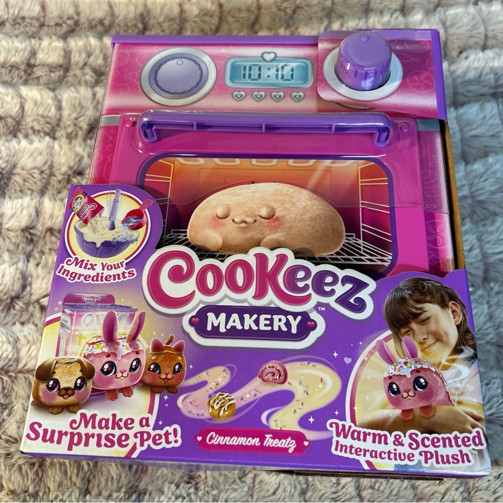 Cookeez Makery Lil' Bakez Oven, Mix The Dough and Make A Scented Surprise